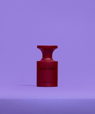 BORNTOSTANDOUT Black Crème Extrait de Parfum 50 ml buteliukas violetinėje scenoje